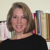 Headshot of Kathleen Llewellyn