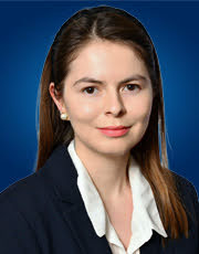 Headshot of Samantha To Headshot of Samantha To